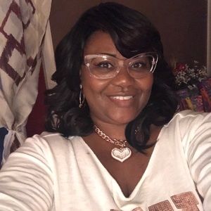 Meet your Posher, Denise